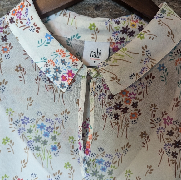 Cabi Essential Blouse - Picture 3 of 5